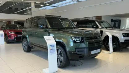 New Land Rover Defender SE Dynamic 249 HP (183 kW) 2025 SUV