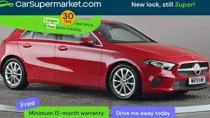 Begagnad Mercedes A180 Executive 116 HK (85 kW) 2019 Röd Halvkombi