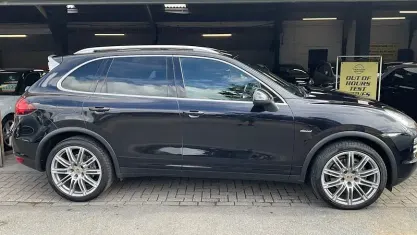 Used Porsche Cayenne Platinum Edition 245 HP (180 kW) 2014 Black SUV