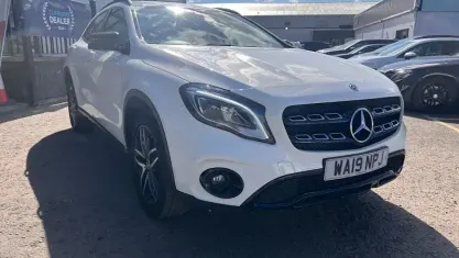 Used Mercedes GLA180 Urban 122 HP (89 kW) 2019 White SUV
