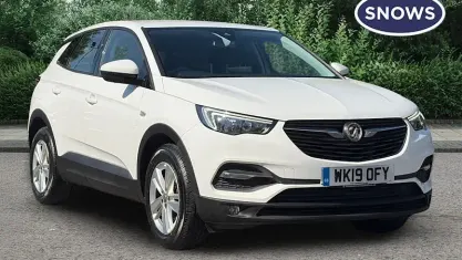 Used Vauxhall Grandland X 131 HP (96 kW) 2019 White SUV