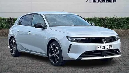 Grey Used 2025 Vauxhall Astra Ultimate Hatchback | £20,725 (Fair price)