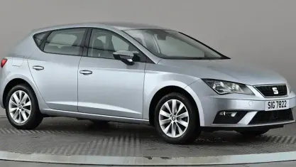 Used Seat Leon SE Technology 110 HP (80 kW) 2017 Silver Hatchback