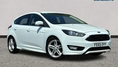 Used Ford Focus Zetec 125 HP (91 kW) 2015 White Hatchback