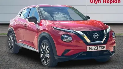 Used Nissan Juke Acenta 114 HP (83 kW) 2023 Red SUV