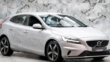 Used Volvo V40 R-Design 120 HP (88 kW) 2019 Hatchback