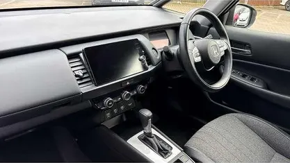 Used Honda Jazz Hybrid 109 HP (80 kW) 2021 White Hatchback