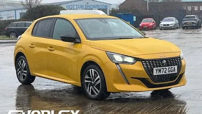 Used Peugeot 208 Active+ 102 HP (75 kW) 2023 Yellow Hatchback