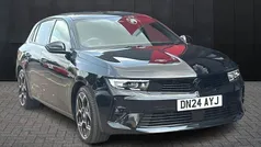 Black Used 2024 Vauxhall Astra Ultimate Hatchback | £21,491 (Fair price)