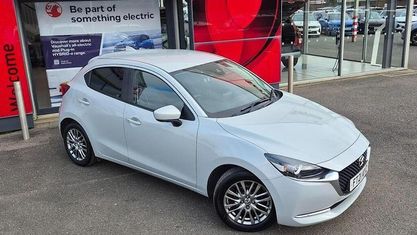 Używany Mazda 2 Inclusive 90 KM (66 kW) 2021 Szary Hatchback
