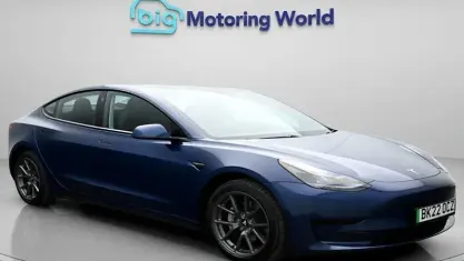 Usado Tesla Model 3 Standard Range Plus 222 kW (302 HP) 2021 Azul Sedan