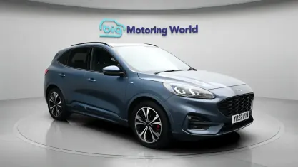 Käytetty Ford Kuga ST-Line X 120 HP (88 kW) 2021 Sininen Katumaasturi
