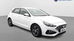 White Used 2022 Hyundai i30 SE Hatchback | £14,149 (Fair price)