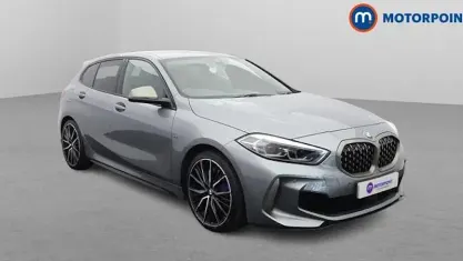 Begagnad BMW M135 306 HK (225 kW) 2023 Grå Halvkombi