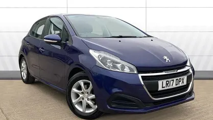 Used Peugeot 208 Active 82 HP (60 kW) 2017 Blue Hatchback
