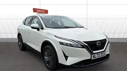 Used Nissan Qashqai Acenta Premium 140 HP (102 kW) 2023 White SUV