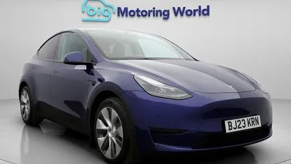 Begagnad Tesla Model Y RWD 219 kW (299 HK) 2023 Blå SUV