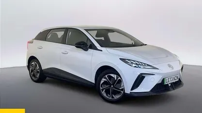 Used MG MG4 EV SE 150 kW (204 HP) 2024 White Hatchback