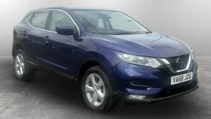 Used Nissan Qashqai Acenta Premium 140 HP (102 kW) 2019 Ink blue SUV