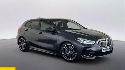 Begagnad BMW 120 M Sport 190 HK (139 kW) 2021 Grå Halvkombi