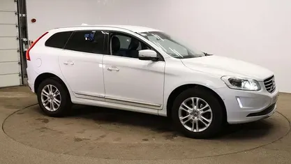 Used 2017 Volvo XC60 SE Lux SUV | £10,995 (Fair price)