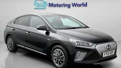 Usado Hyundai Ioniq Premium SE 100 kW (136 HP) 2021 Preto Citadino