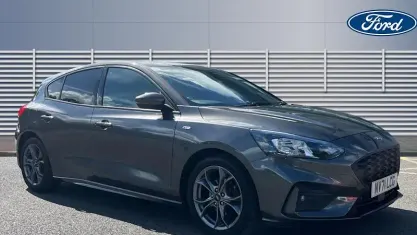 Used Ford Focus ST-Line 125 HP (91 kW) 2021 Grey Hatchback