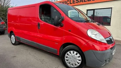 Used Vauxhall Vivaro 90 HP (66 kW) 2013 Red MPV