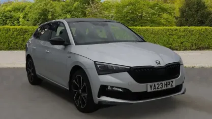 Usado Skoda Scala Monte Carlo 150 CV (110 kW) 2023 Plateado Utilitario