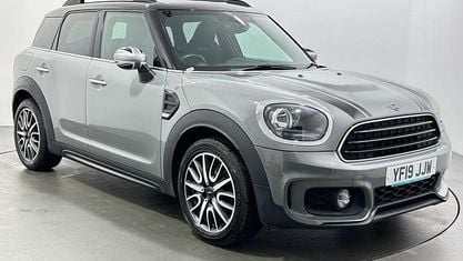 Usado Mini Cooper D Sport 150 HP (110 kW) 2019 Cinzento Citadino