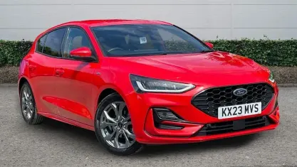 Used Ford Focus ST-Line 125 HP (91 kW) 2023 Red Hatchback