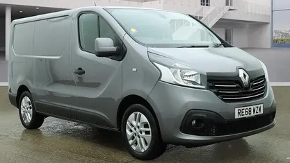 Grey Used 2018 Renault Trafic MPV | £11,490 (Good price)