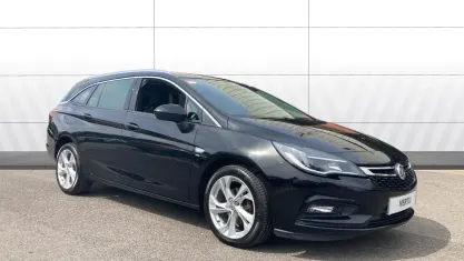 Used Vauxhall Astra SRi 150 HP (110 kW) 2019 Black Estate