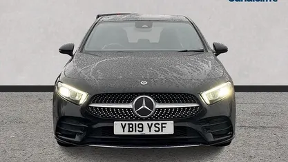 Begagnad Mercedes A200 AMG Line Premium 150 HK (110 kW) 2022 Svart Halvkombi