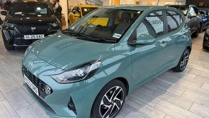 Used Hyundai i10 Premium 84 HP (61 kW) 2023 Hatchback