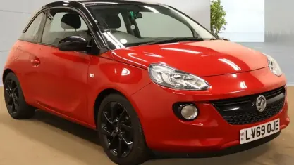 Usado Vauxhall Adam 69 HP (50 kW) 2019 Vermelho Citadino