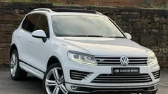 White Used 2017 VW Touareg R-line Plus SUV | £18,279 (Fair price)