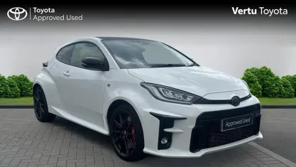 Used Toyota Yaris 261 HP (191 kW) 2021 White Hatchback