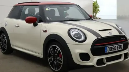 Used Mini John Cooper Works Hatch 231 HP (169 kW) 2020 White Hatchback