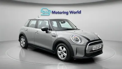Begagnad Mini Cooper Classic 136 HK (100 kW) 2022 Grå Halvkombi