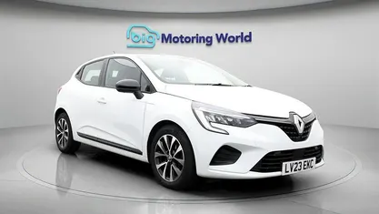Used 2023 Renault Clio V Evolution Hatchback | £13,100 (Fair price)