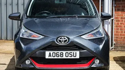 Used Toyota Aygo x-press 69 HP (50 kW) 2018 Grey Hatchback