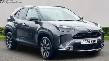 Used Toyota Yaris Cross Play 131 HP (96 kW) 2025 Grey SUV