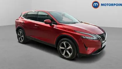 Used Nissan Qashqai N-Connecta 140 HP (102 kW) 2022 Red SUV