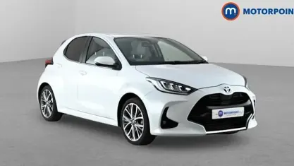 Used Toyota Yaris 116 HP (85 kW) 2024 White Hatchback