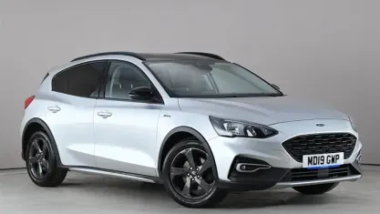 Gebraucht Ford Focus Active 125 PS (91 kW) 2019 Silber Kleinwagen