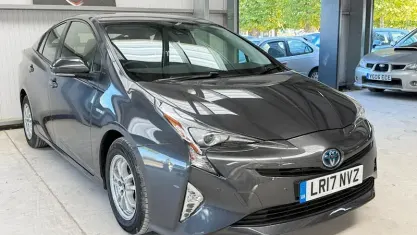 Used Toyota Prius Active 122 HP (89 kW) 2019 Hatchback