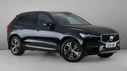 Used Volvo XC60 Momentum 250 HP (183 kW) 2021 Black SUV