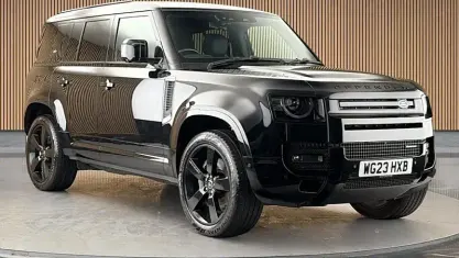 Used Land Rover Defender HSE Dynamic 300 HP (220 kW) 2023 Santorini black SUV