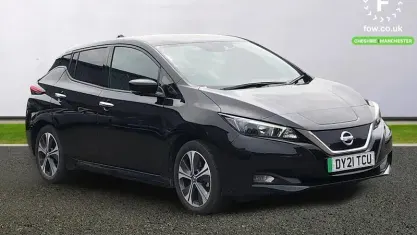 Begagnad Nissan Leaf N-Connecta 110 kW (150 HK) 2021 Svart Halvkombi